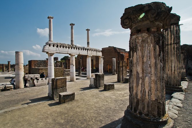 Skip-the-Line Pompeii Guided Tour from Naples - Via dell’Abbondanza and the Stabian Baths