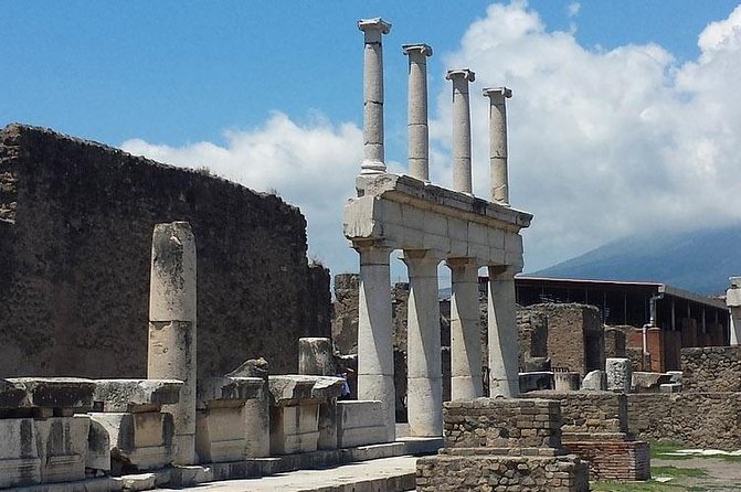 Skip the Line Private Pompeii Guided Tour - Two mosaic-filled houses