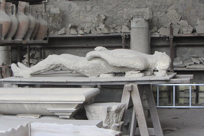 Skip-The-Line Tickets VIP Small Group Tour To Pompei and Vesuvius - Lunch between the ruins and the volcano