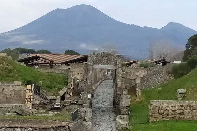 Small-Group Tour in Pompeii with a Real Archeologist, ticket included - The Lupanar and the less polished side of town
