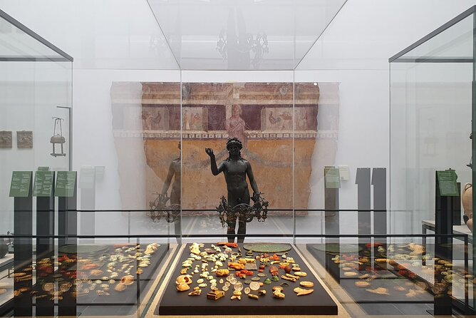 Small-Group Tour in Pompeii with a Real Archeologist, ticket included - House of Menander and painted stories