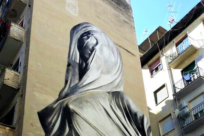 Spanish Quarter of Neaples StreetArt & Traditions, with coffee and babà - Why the Spanish Quarter works best with a local guide