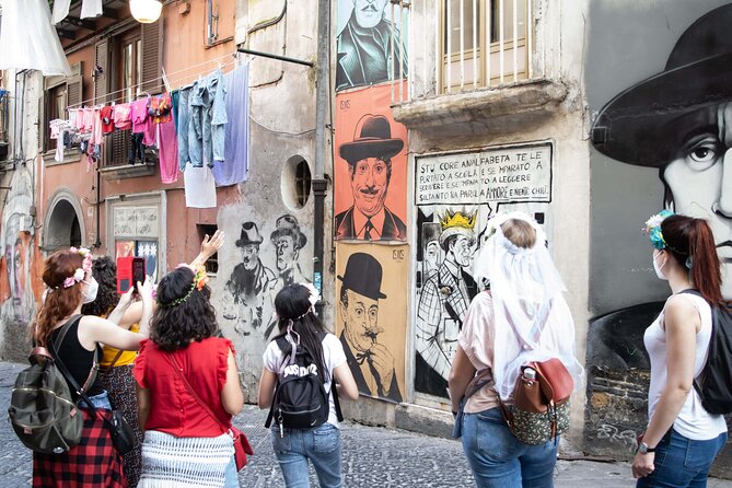 Spanish Quarter of Neaples StreetArt & Traditions, with coffee and babà - Who will enjoy this walking tour most