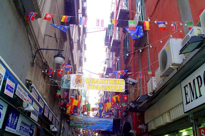 Spanish Quarters Tour - Starting on Via Chiaia and entering the quarter
