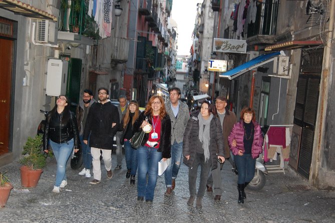 Spanish Quarters Tour - Finishing at Pignasecca Market