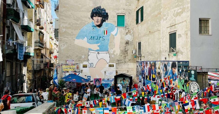 Street art tour of the Spanish Quarters & Maradona idol - Entering the Spanish Quarters from Via Toledo