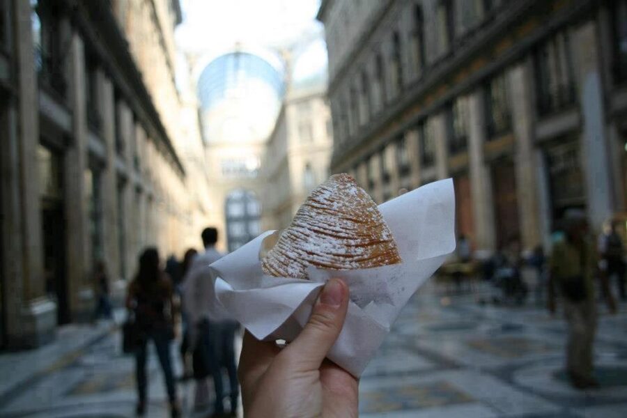Street food tour: the Neapolitan culinary art - Pizza’s long road to the Margherita