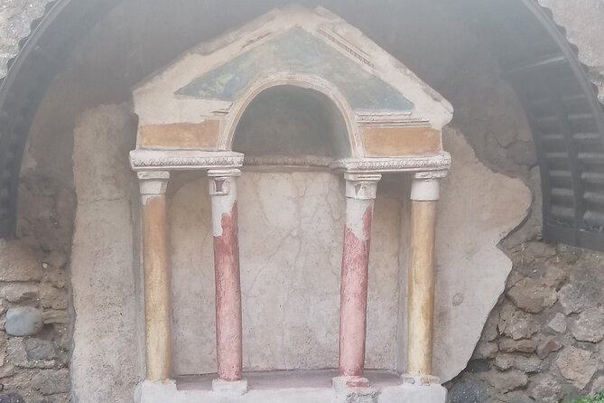 The charm of Pompeii and Herculaneum.Private Tour with Official Guide - Pompeii in two focused hours
