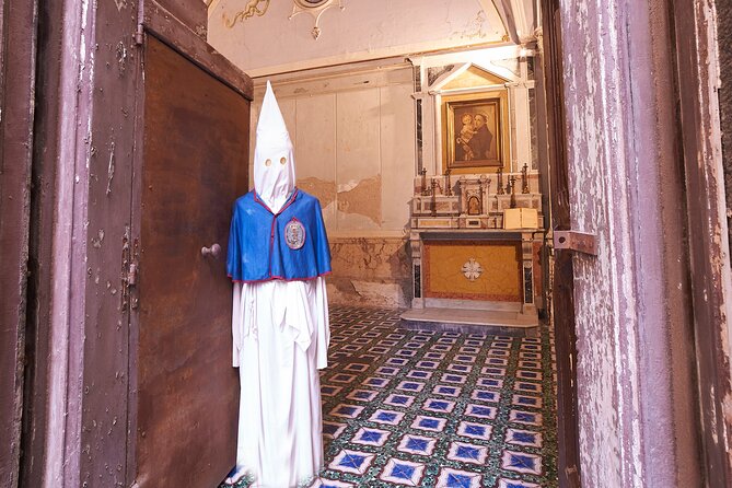 The Skull with the Ears: the Cult of the Dead in the Church of S. Luciella - Who will enjoy this small underground visit
