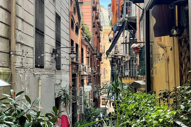 The soul and taste of Naples - The Gesù church and Sofia Loren’s Naples
