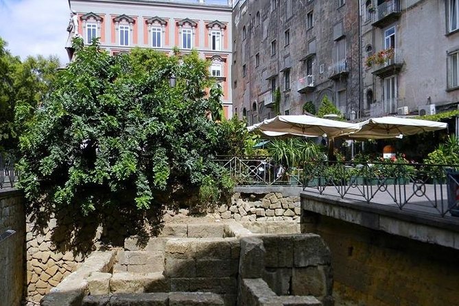 The soul and taste of Naples - Finishing at the Royal Palace and Piazza Plebiscito