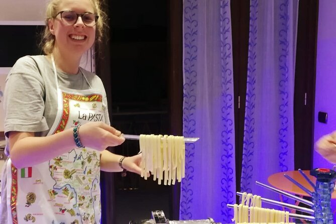 The Ultimate Neapolitan Cooking Class with Local - Key points at a glance