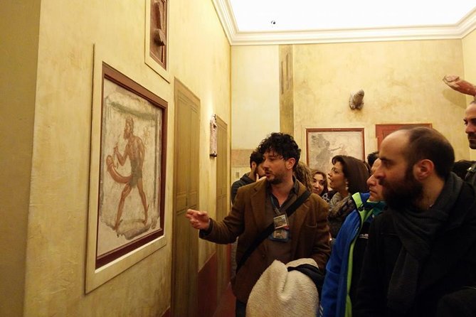 THE WONDERS OF ANTIQUES: The Archaeological Museum of Naples - Pompeian mosaics after a day at the ruins