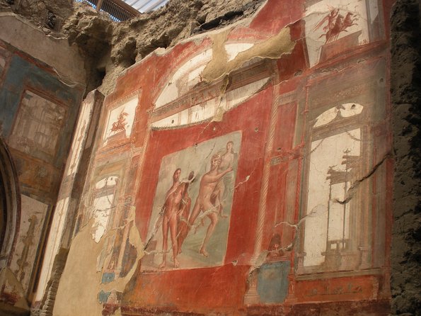 Tour in the ruins of Herculaneum with an archaeologist - What the private format means for your group