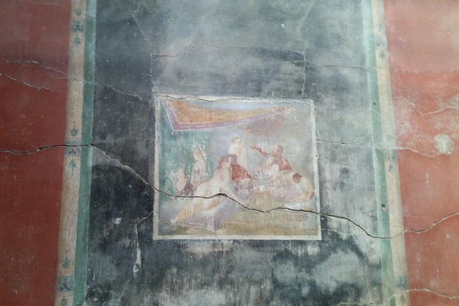 Tour in the ruins of Pompeii with an archaeologist - Meeting at Via Villa dei Misteri