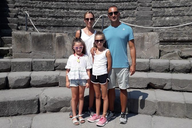 Tour of Pompeii for families with Transfer from Naples & Sorrento - Casa del Menandro and the Roman home
