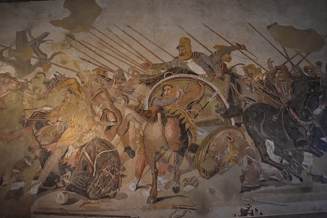 Tour of the Archaeological Museum of Naples - What the small group changes