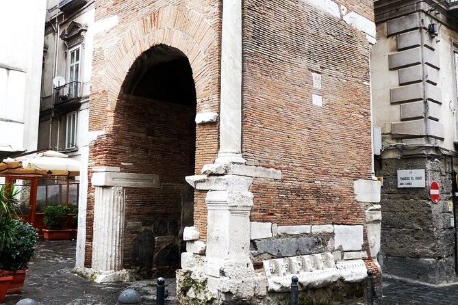 Tour of the Greek-roman Naples with an archaeologist - Why this walk gets beneath Naples’ surface