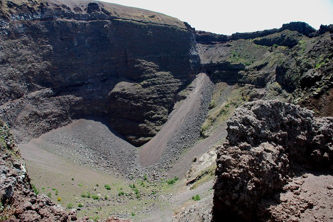 Tour on Vesuvius with wine tasting - Who should book this experience?