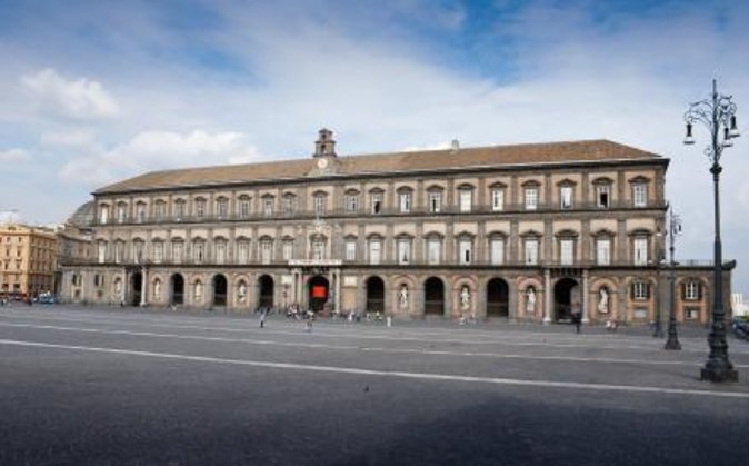 Tramvia Napoli: Easy Drop-On Drop-Off Tour to Explore Naples - What the two-hour Naples circuit actually gives you