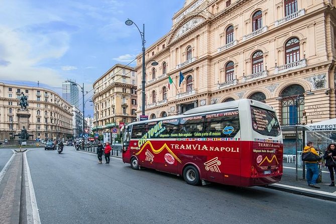 Tramvia Napoli: Easy Drop-On Drop-Off Tour to Explore Naples - Via Toledo and the grand squares