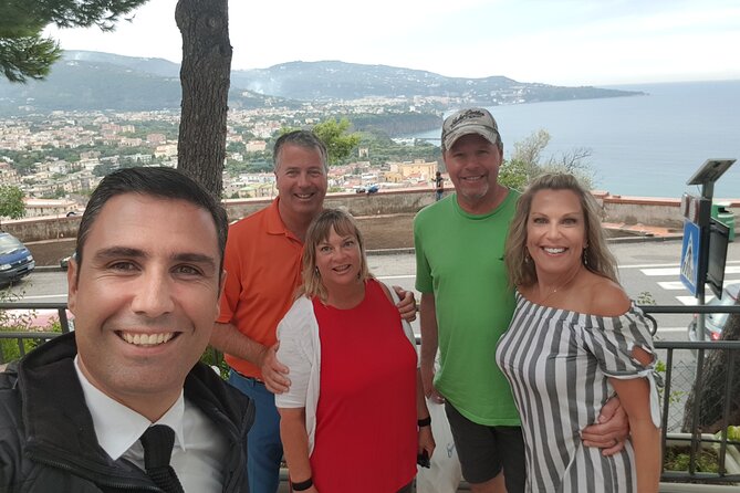 Transfer from Naples area to Sorrento area from 4 to 6 passengers - Choosing your Naples pickup point