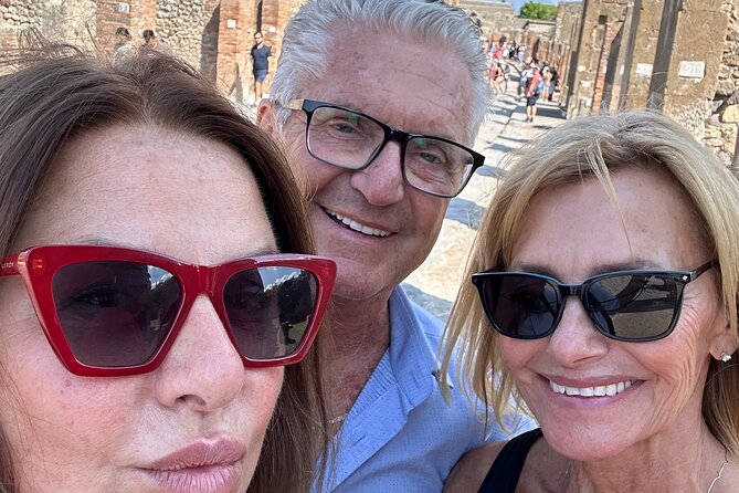 Transfer from Naples to Pompeii or Vice Versa - A direct ride through Naples traffic