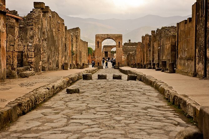 Transfer from Naples to Sorrento with stop at Pompeii - Heat, Walking, and Practical Comfort