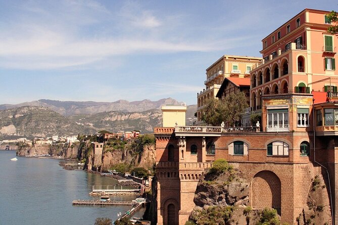Transfer from Naples to Sorrento with stop at Pompeii - Private Travel Versus a Larger Group Tour