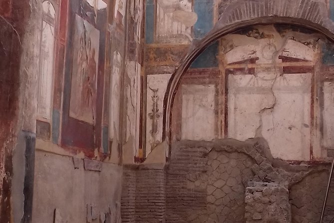 Transfer From Naples Train Station/area to Sorrento 2hr stop in Herculaneum - The Story Beneath the Volcanic Rock