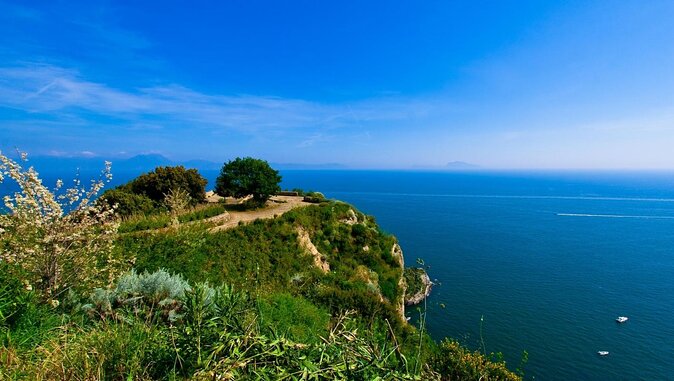 Vespa Panoramic Tour - A Vespa route with Naples in wide view