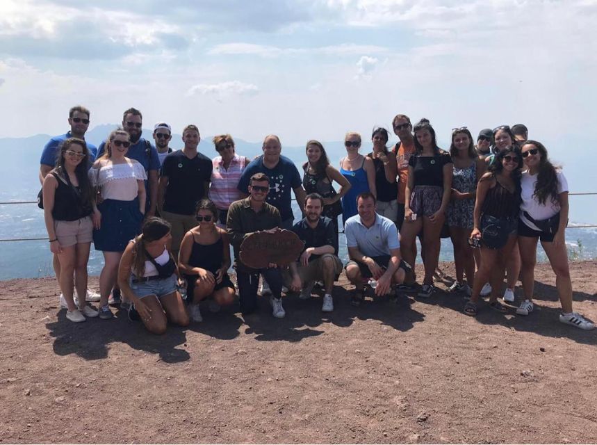 Vesuvio: 3h trekking tour with volcanological guide - Returning on the Matrone road