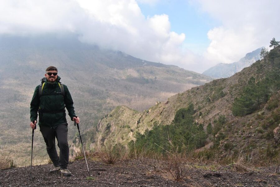 Vesuvio: 3h trekking tour with volcanological guide - What the private price really buys