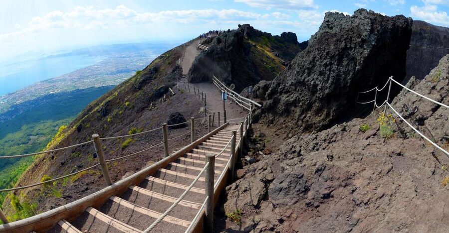 Vesuvius: entrance ticket + bus round-trip - Why this Vesuvius trip is worth considering