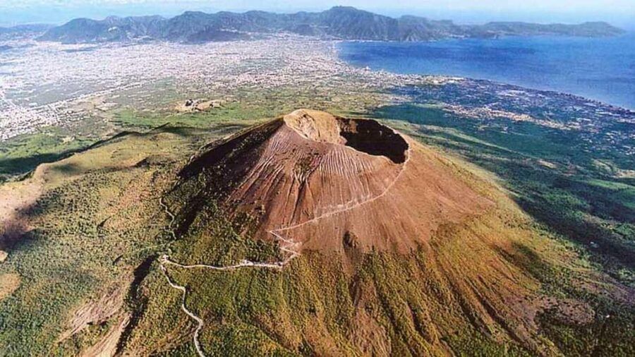 Vesuvius - Herculaneum - Pompeii Excavations Tour - Why this three-stop day works