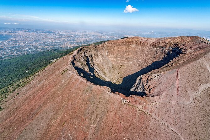Vesuvius tour entrance to the crater and return bus - The ride to Vesuvius National Park