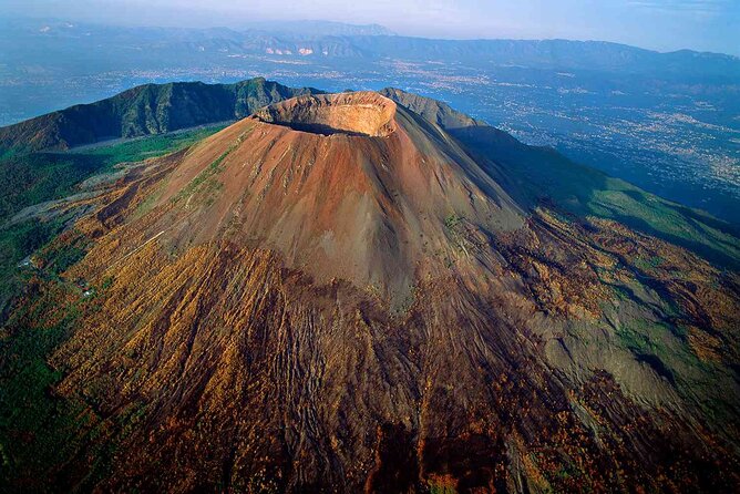 Vesuvius, V.I.P. the only Tour with Volcanological Guide - Is $215.54 good value for two hours?