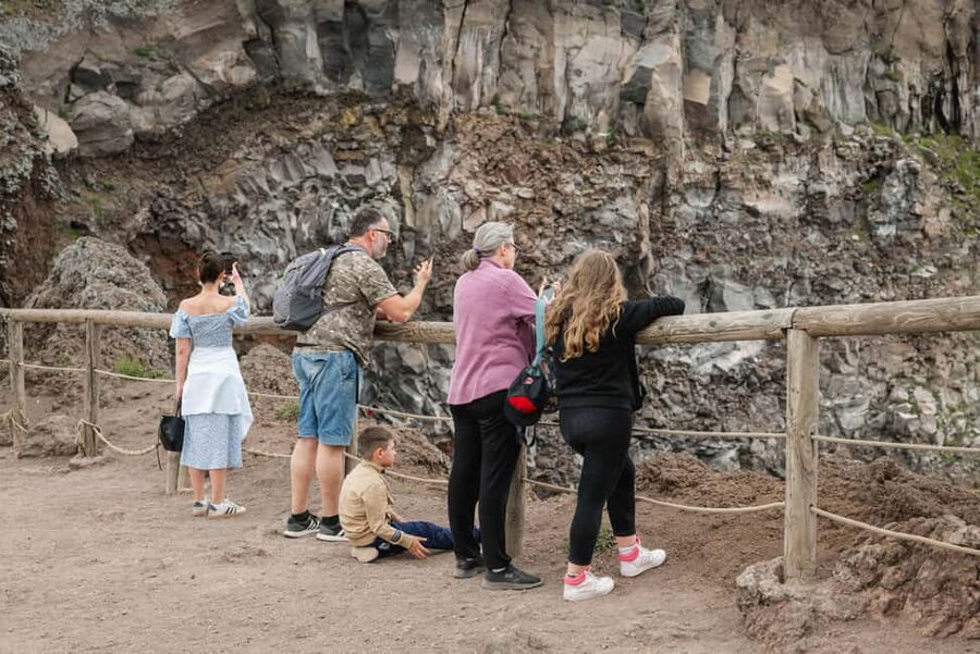 Vesuvius Volcano Experience: from Naples, Pompeii and Rome - Using the Audio Guide Well