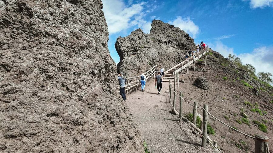 Vesuvius Volcano Experience: from Naples, Pompeii and Rome - Should You Book It?