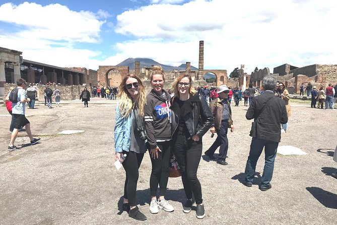 VIP Pompeii Tour including Newly Opened Houses With Archaeologist - The Forum and Pompeii’s main streets