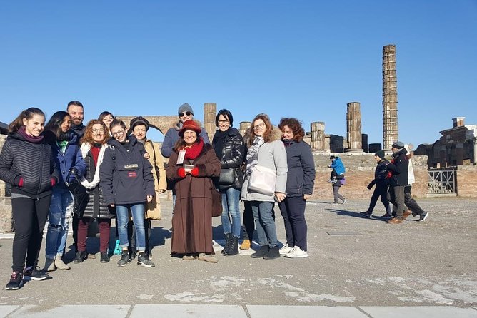 Visit Pompeii with an expert professional guide (2/3 hours) - The 30-minute local products stop