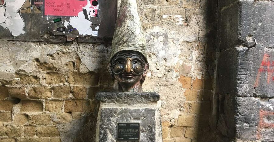 Walking-tour of Naples hystorical Centre - Via dei Tribunali, pizza, and Pulcinella